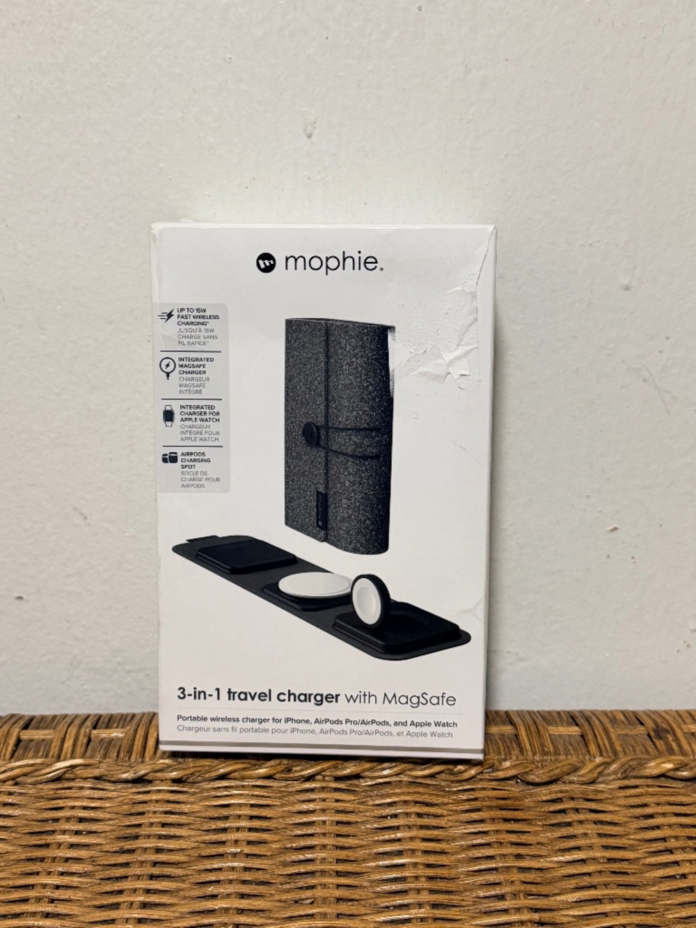 MOPHIE 3-in-1 Travel Charger with MagSafe - Magnetic Wireless Charging Hub
